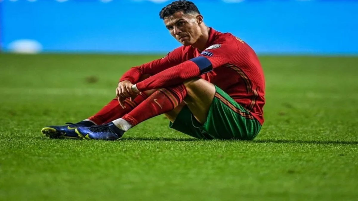 Ảnh Ronaldo trên sân cỏ