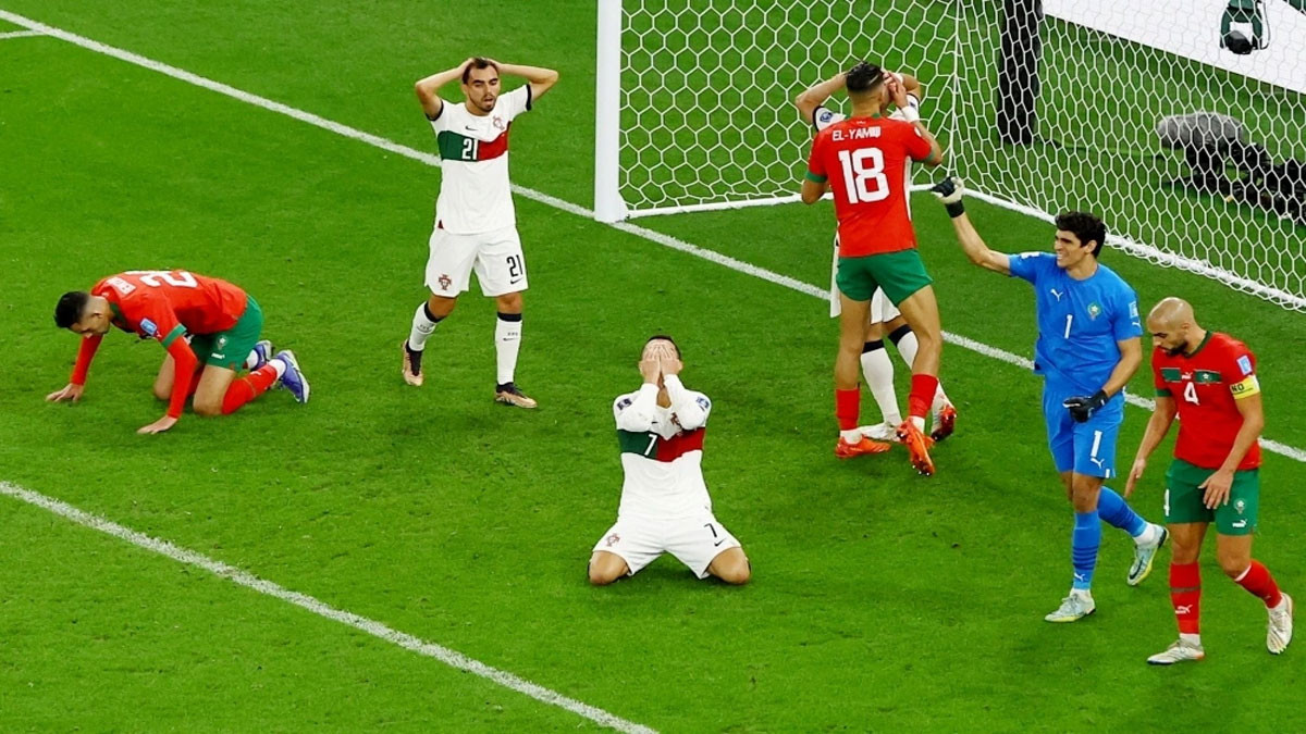 Ảnh Ronaldo trên sân cỏ