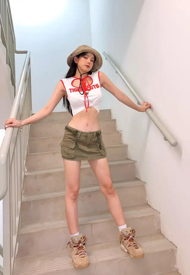 DJ Mie mặc bikini xinh đẹp khoe thân hình chữ S