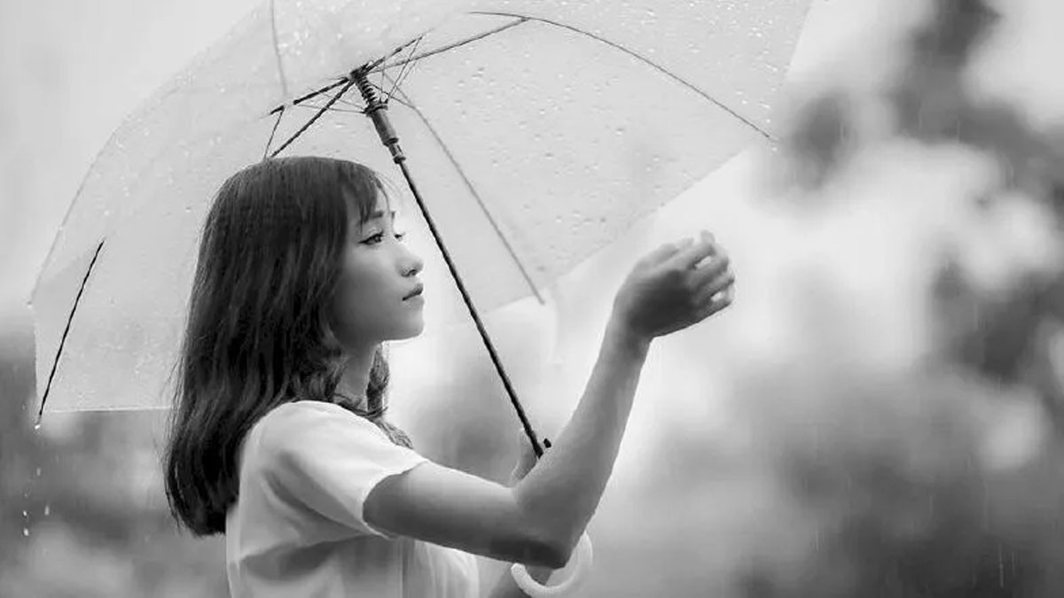 Hình ảnh avatar buồn nữ trong cơn mưa