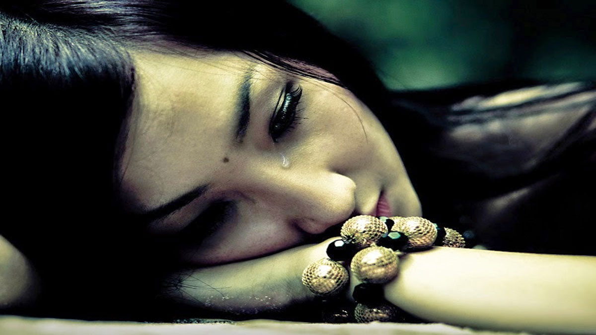 Hình ảnh đau khổ nước mắt