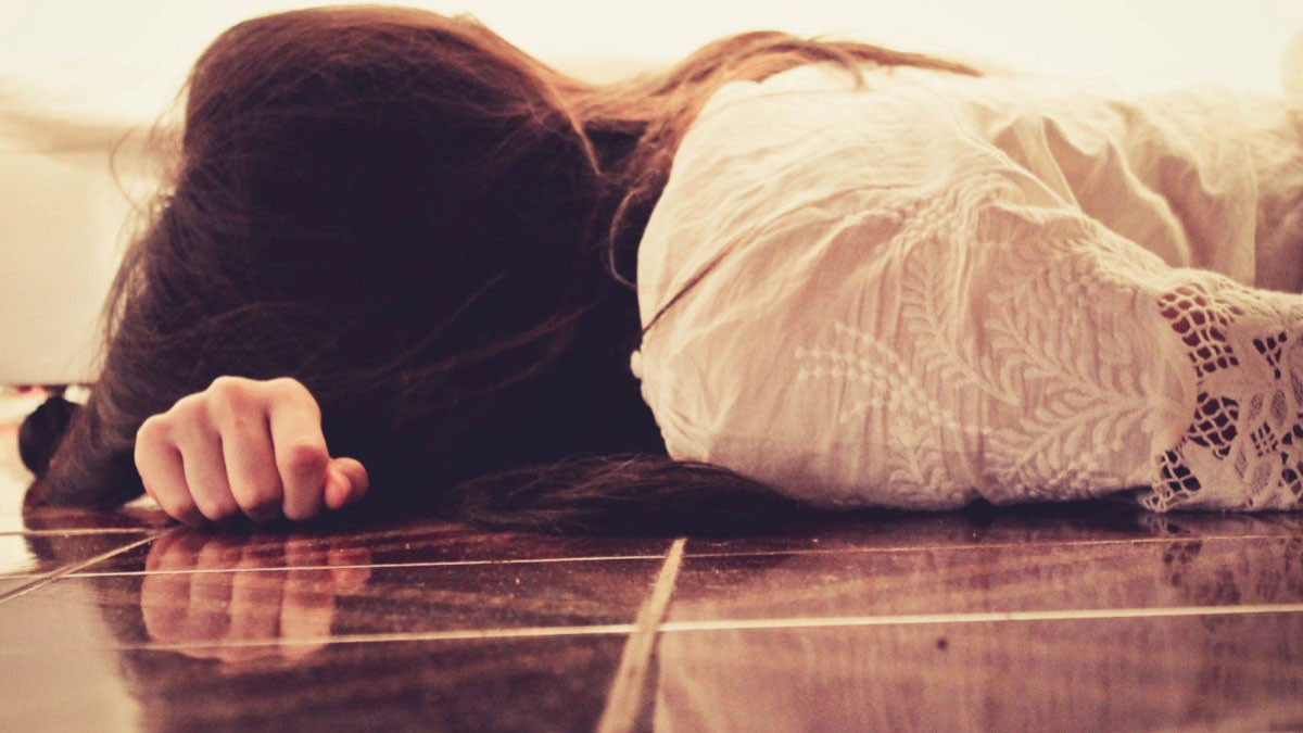 Hình ảnh đau khổ tình yêu