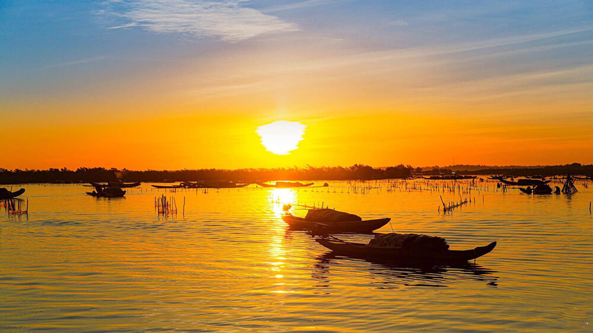 Mặt trời lặn trên Tam Giang