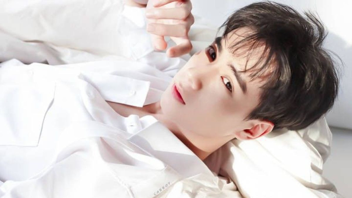 Trai đẹp trong áo sơ mi trắng