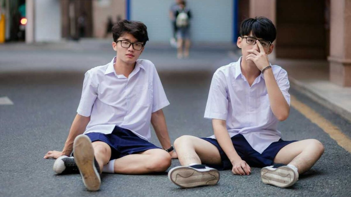 Trai đẹp trong áo sơ mi trắng